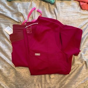 NWOT Figs Dark Magenta scrub set medium